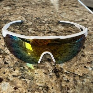 Sunglasses - Excellent Condition 😎 Surf & Sport